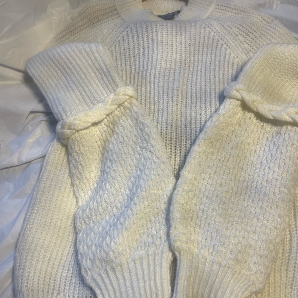Belldini sweater size medium off white